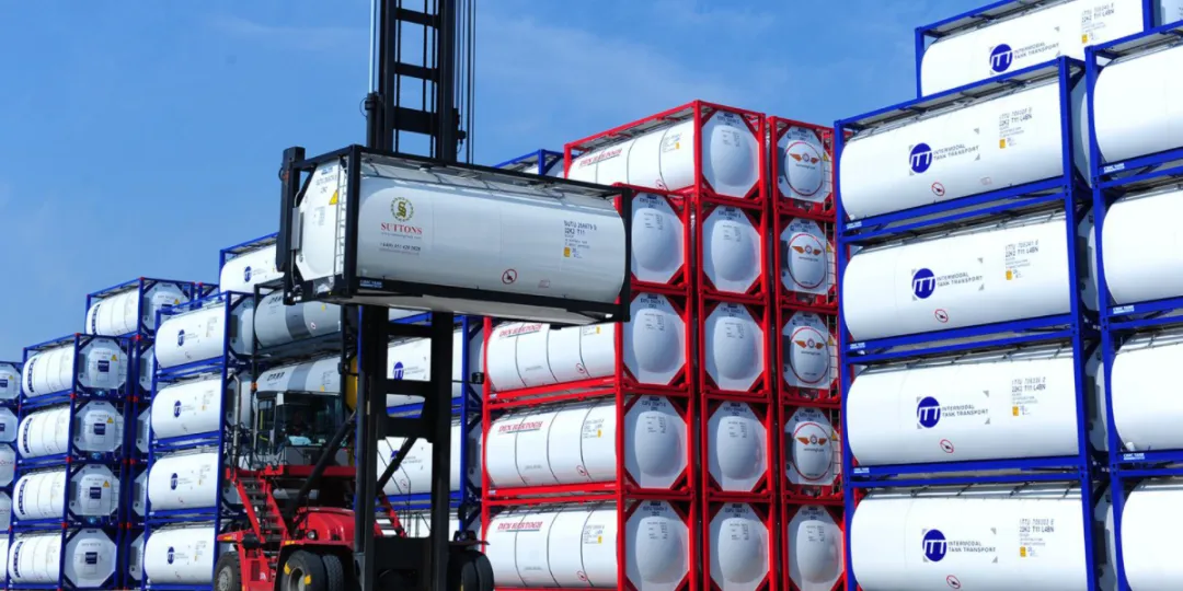 卸完煤油直接装食用油？海运中的罐式集装箱不会这么做