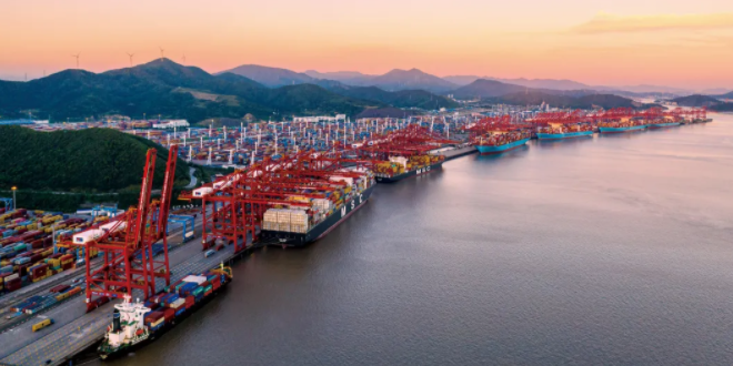 浙江沿海口岸和内河口岸齐发力，，，集装箱吞吐量增添突出