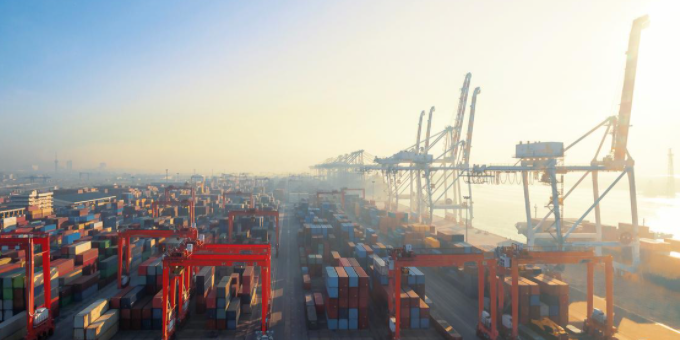 "稳外贸"多个口岸码头宣布重箱免费堆存，，，堆场近期也不得涨价