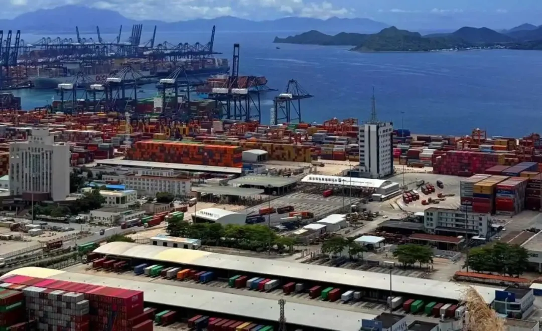 苹果17跨洋而来，，集装箱的“硬核”之旅