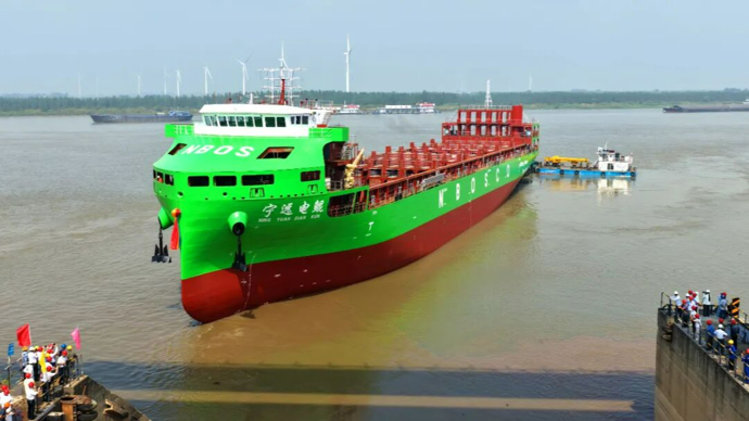 历史性突破！！全球最大万吨级纯电动智能海船，，，乐成下水